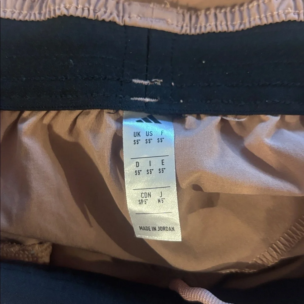 Adidas faded red D4T 5” Performance Shorts